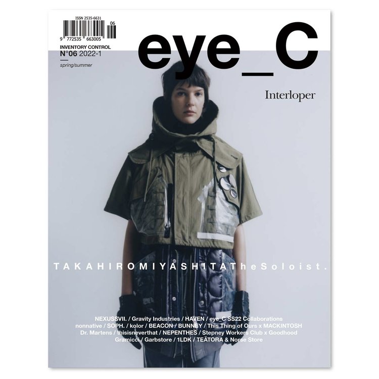 eye_C magazine No. 06 'Interloper' / Cover 1